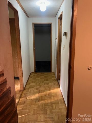 50 E Wabash Drive, Sylva, NC 28779