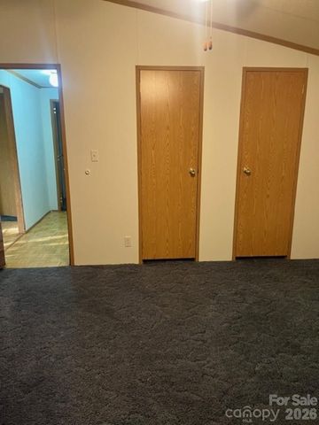 50 E Wabash Drive, Sylva, NC 28779