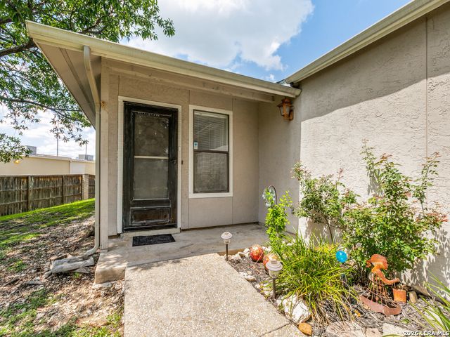 8709 Stream Cir, San Antonio, TX 78250