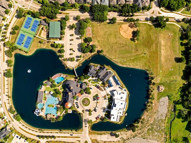 925 Nathanael Greene Court, Aubrey, TX 76227