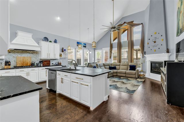 925 Nathanael Greene Court, Aubrey, TX 76227