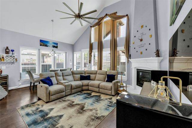925 Nathanael Greene Court, Aubrey, TX 76227