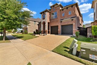 925 Nathanael Greene Court, Aubrey, TX 76227