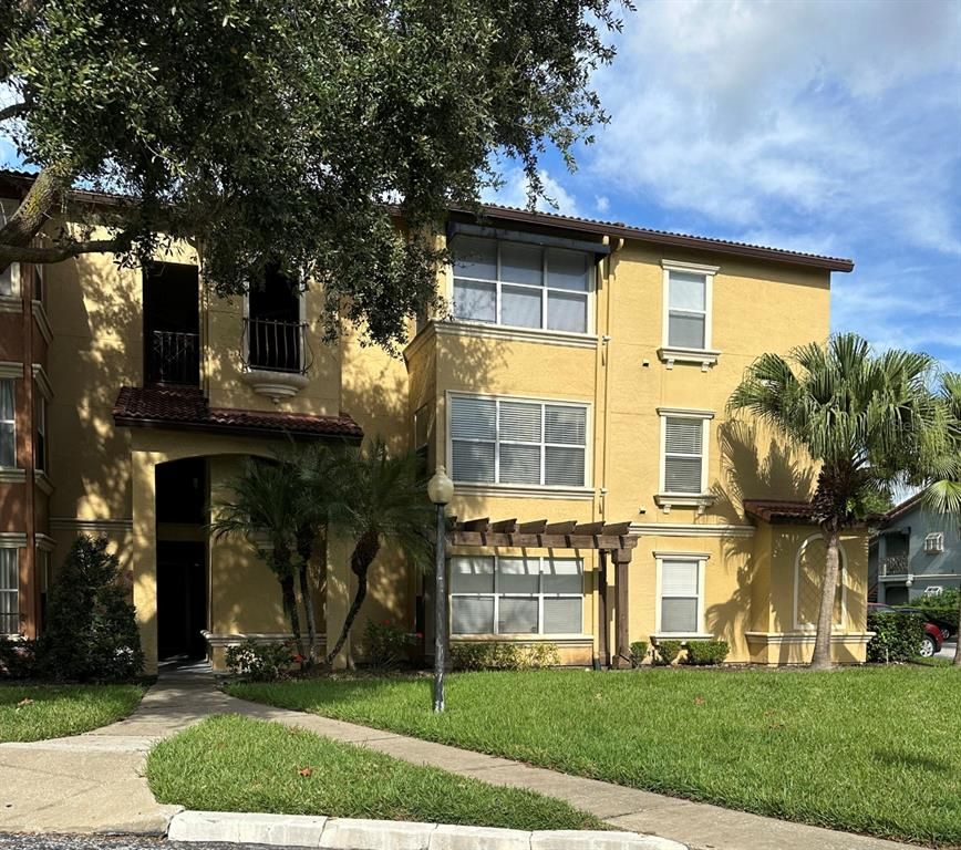 5124 CONROY ROAD 18, Orlando, FL 32811