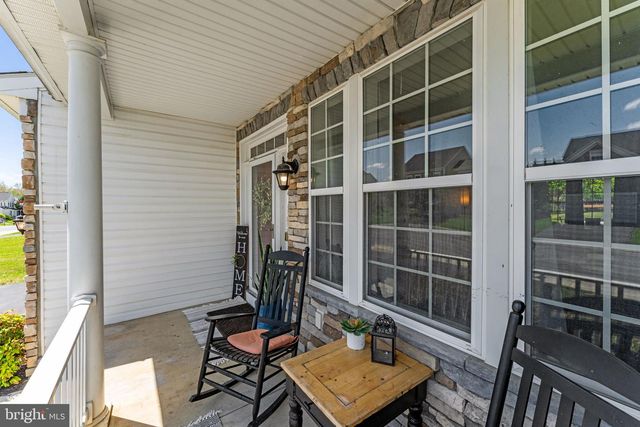 195 HUGHS RD, Charles Town, WV 25414