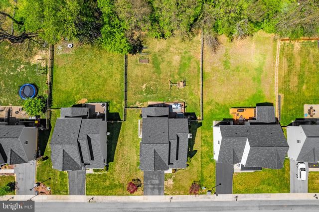 195 HUGHS RD, Charles Town, WV 25414