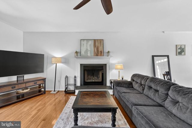 195 HUGHS RD, Charles Town, WV 25414