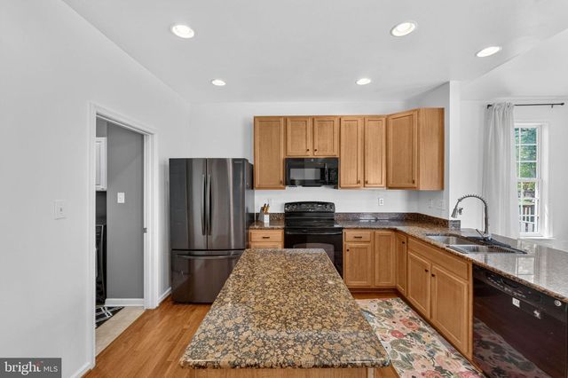 195 HUGHS RD, Charles Town, WV 25414