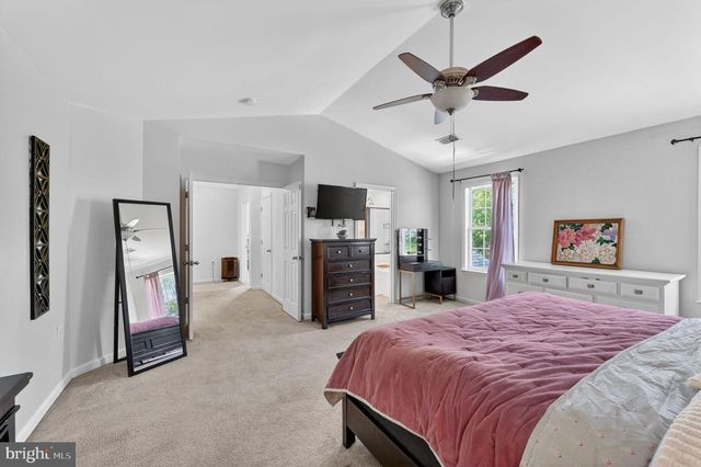 195 HUGHS RD, Charles Town, WV 25414
