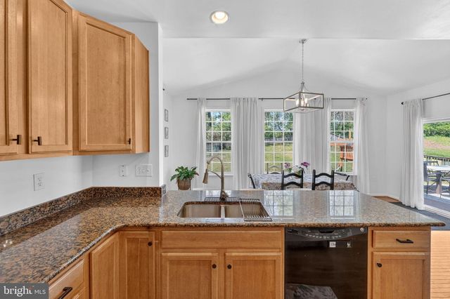 195 HUGHS RD, Charles Town, WV 25414