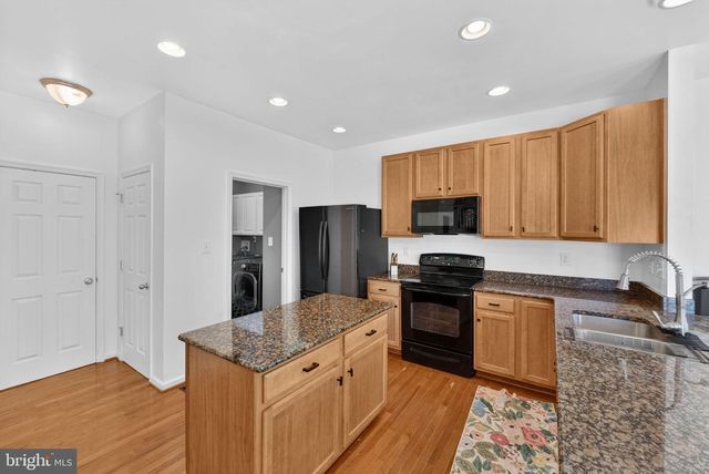 195 HUGHS RD, Charles Town, WV 25414
