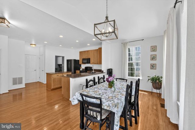 195 HUGHS RD, Charles Town, WV 25414