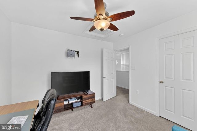 195 HUGHS RD, Charles Town, WV 25414