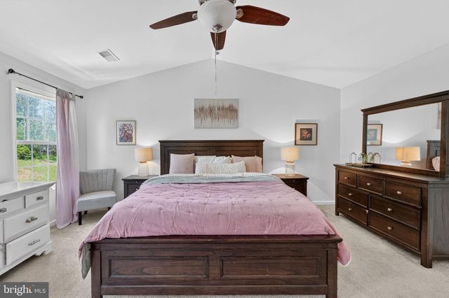 195 HUGHS RD, Charles Town, WV 25414