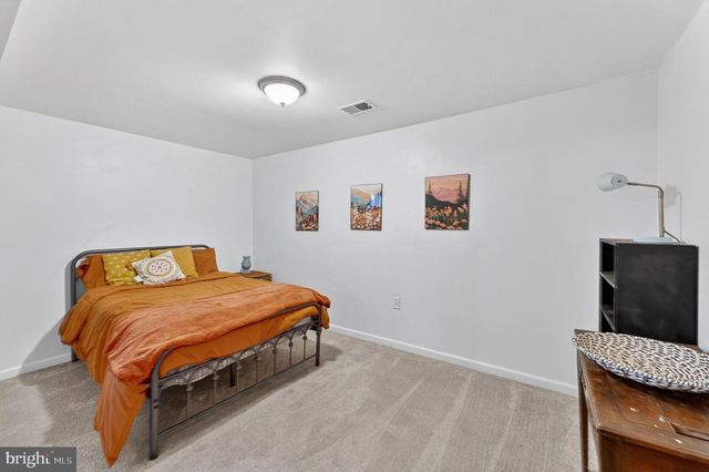 195 HUGHS RD, Charles Town, WV 25414
