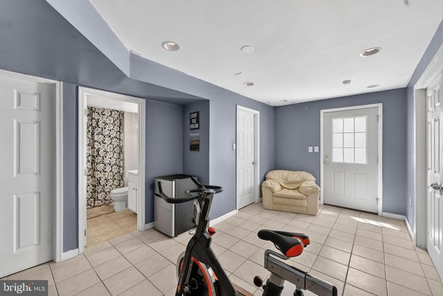 195 HUGHS RD, Charles Town, WV 25414
