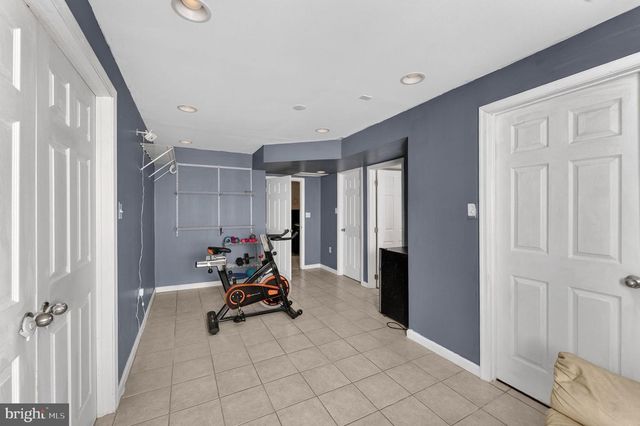 195 HUGHS RD, Charles Town, WV 25414