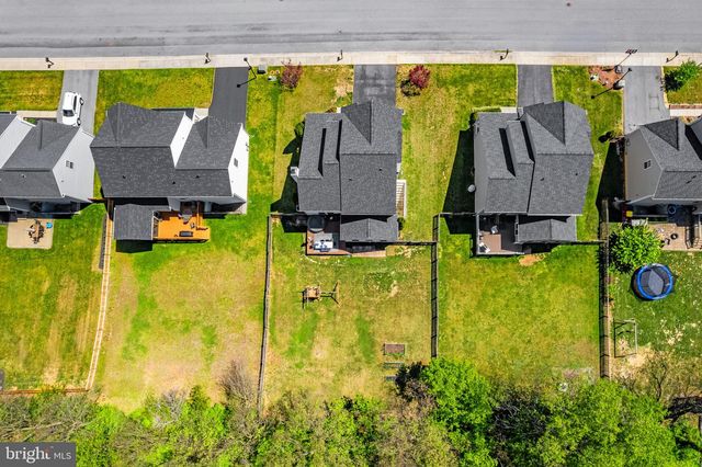 195 HUGHS RD, Charles Town, WV 25414