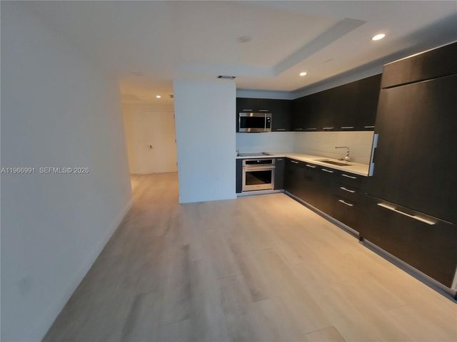 45 SW 9th St 3404, Miami, FL 33130