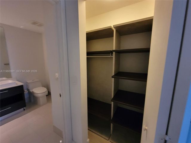 45 SW 9th St 3404, Miami, FL 33130