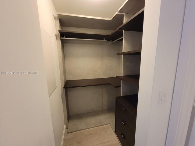 45 SW 9th St 3404, Miami, FL 33130