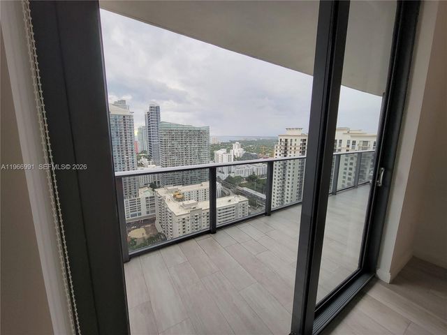 45 SW 9th St 3404, Miami, FL 33130