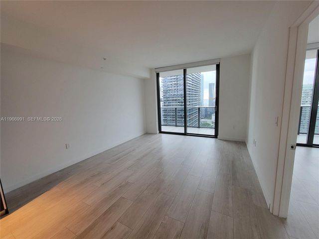 45 SW 9th St 3404, Miami, FL 33130