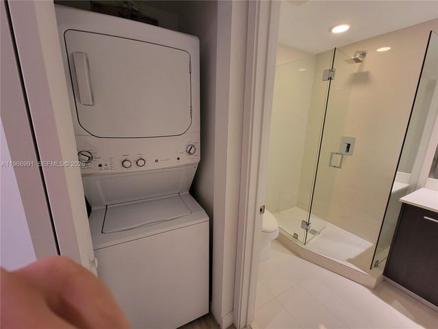 45 SW 9th St 3404, Miami, FL 33130