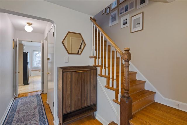 7350 N Tripp Avenue, Lincolnwood, IL 60712