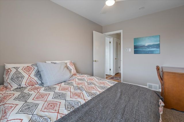 7350 N Tripp Avenue, Lincolnwood, IL 60712