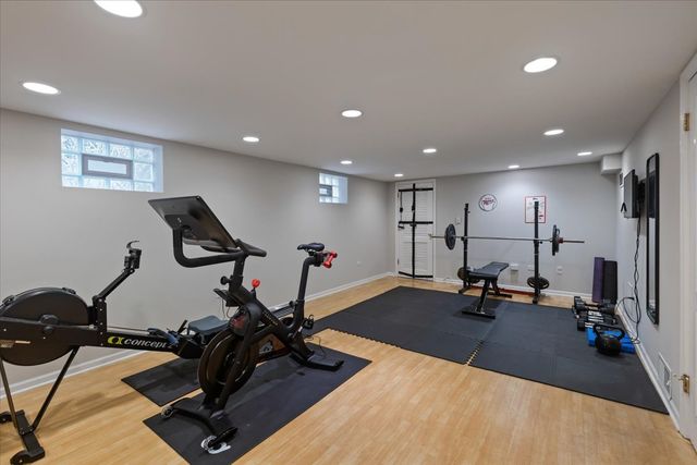 7350 N Tripp Avenue, Lincolnwood, IL 60712