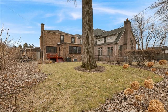 7350 N Tripp Avenue, Lincolnwood, IL 60712