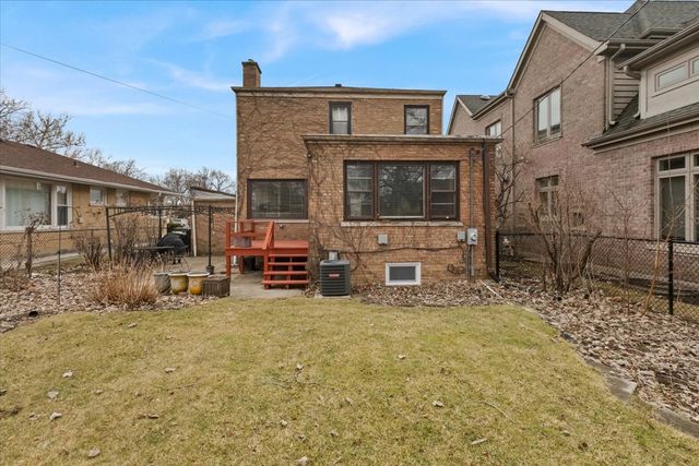 7350 N Tripp Avenue, Lincolnwood, IL 60712