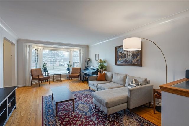 7350 N Tripp Avenue, Lincolnwood, IL 60712