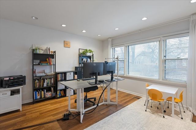 7350 N Tripp Avenue, Lincolnwood, IL 60712