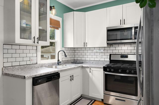 846 Charles Avenue, Saint Paul, MN 55104