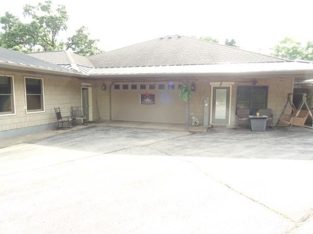 W9400 McMahon Rd, Portage, WI 53901