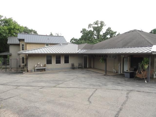 W9400 McMahon Rd, Portage, WI 53901