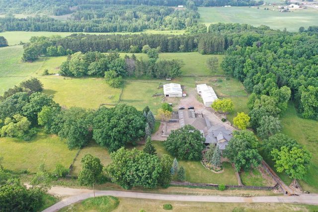 W9400 McMahon Rd, Portage, WI 53901