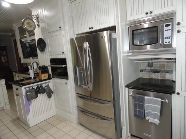 W9400 McMahon Rd, Portage, WI 53901