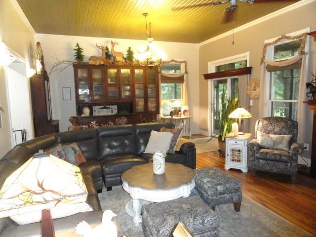 W9400 McMahon Rd, Portage, WI 53901