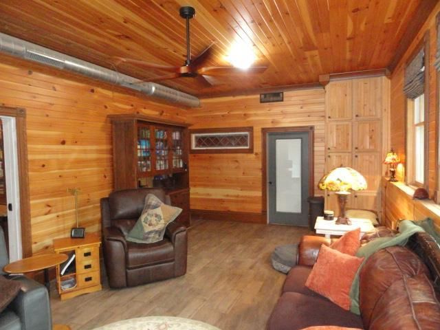 W9400 McMahon Rd, Portage, WI 53901