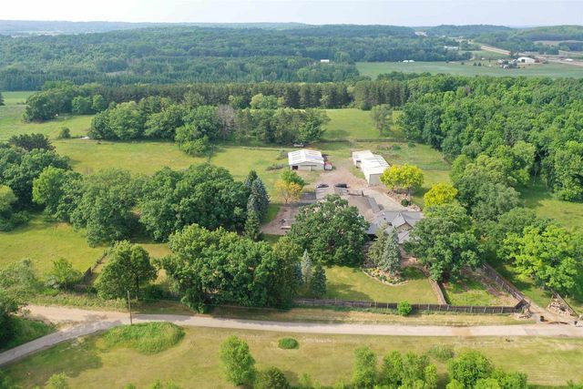 W9400 McMahon Rd, Portage, WI 53901