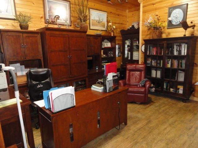 W9400 McMahon Rd, Portage, WI 53901
