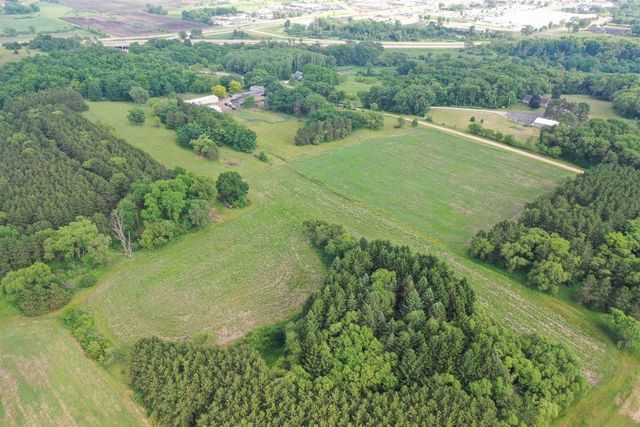 W9400 McMahon Rd, Portage, WI 53901