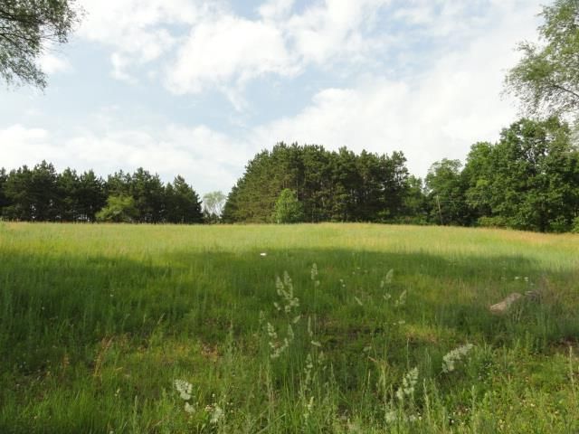W9400 McMahon Rd, Portage, WI 53901