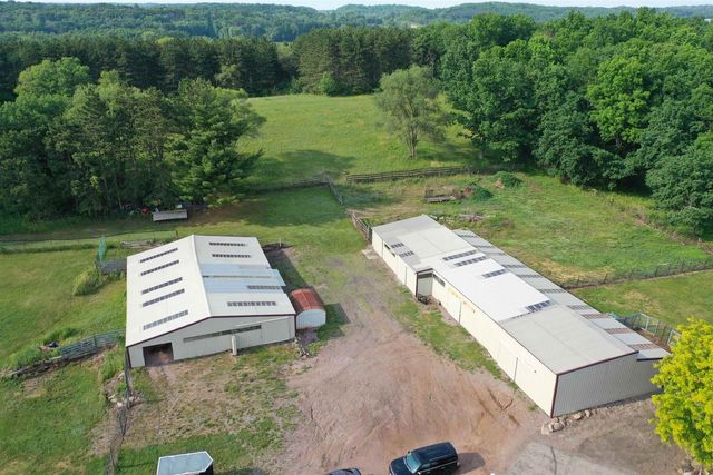 W9400 McMahon Rd, Portage, WI 53901