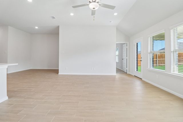 7424 Sunset Valley Lane, Denton, TX 76259