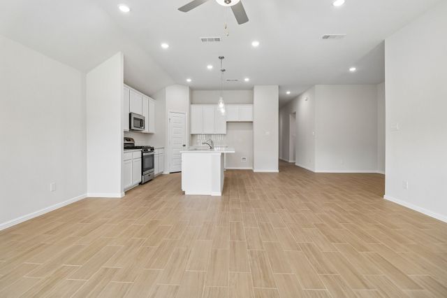 7424 Sunset Valley Lane, Denton, TX 76259