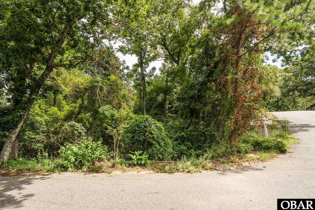 Image 4 of property listing at 110 Jimmy Court Lot #110, Kill Devil Hills, NC 27948